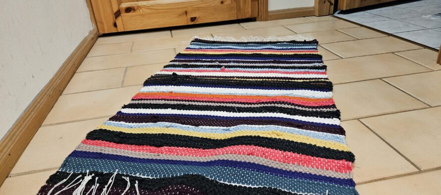 Handmade RAG RUG (kangastelgedel kootud kaltsuvaip) #19